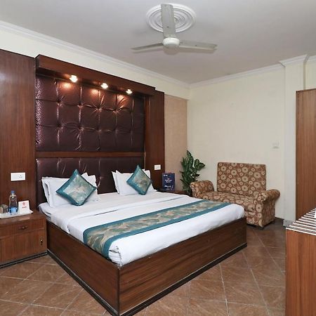 Oyo 1822 Hotel Ambassador Dehradun Luaran gambar