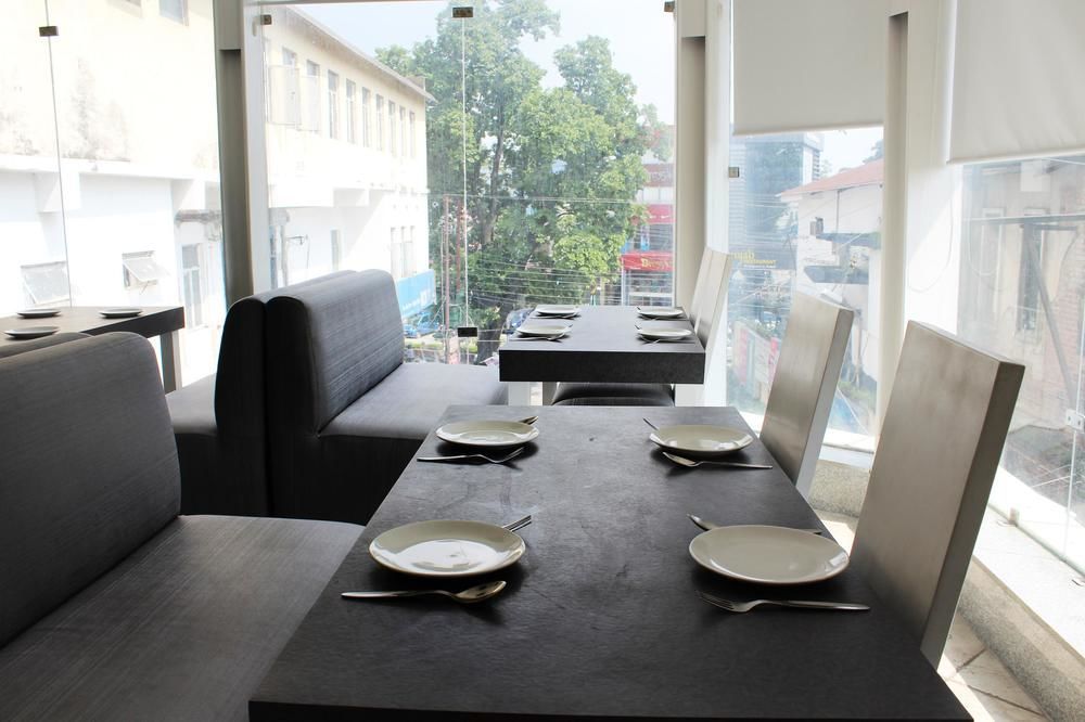 Oyo 1822 Hotel Ambassador Dehradun Luaran gambar