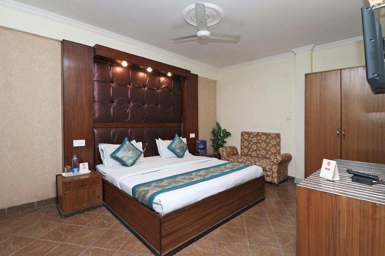 Oyo 1822 Hotel Ambassador Dehradun Luaran gambar