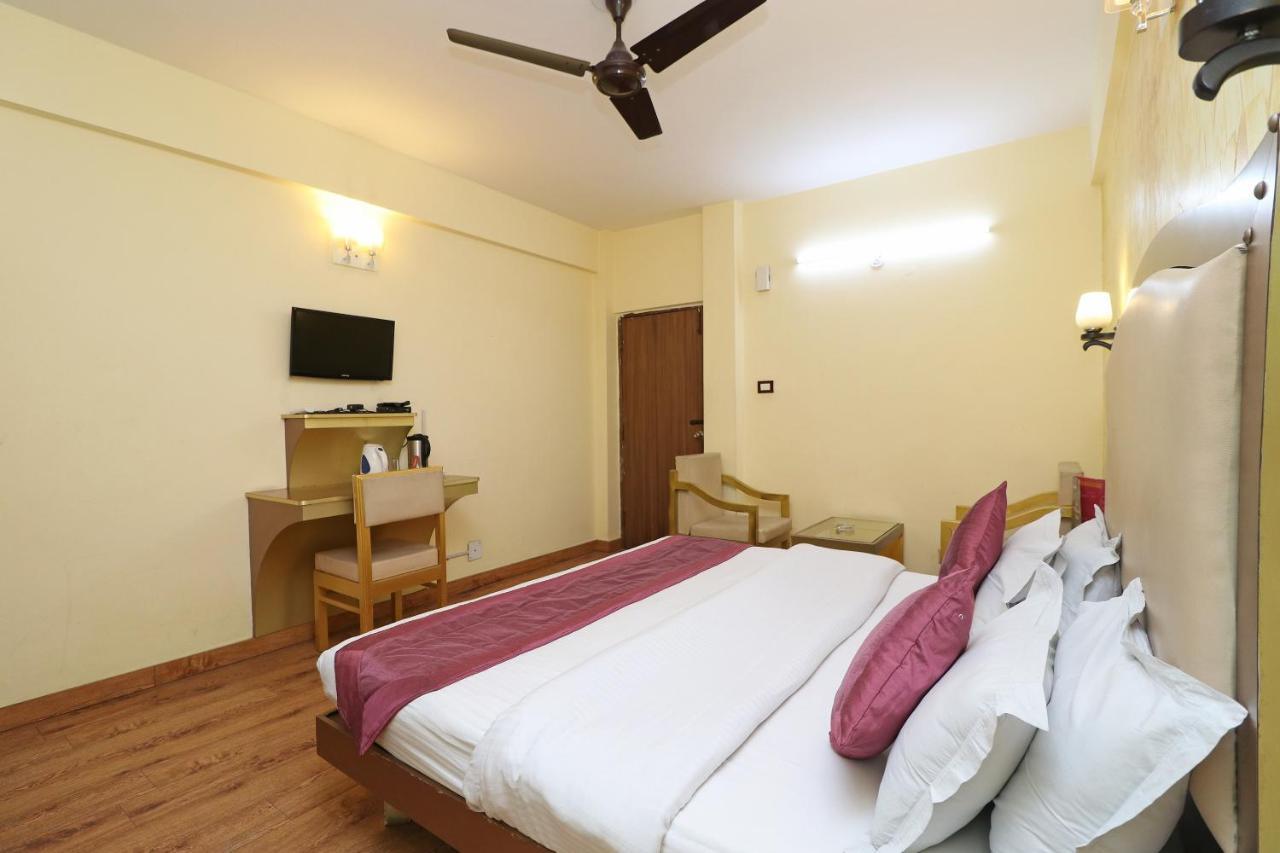 Oyo 1822 Hotel Ambassador Dehradun Luaran gambar