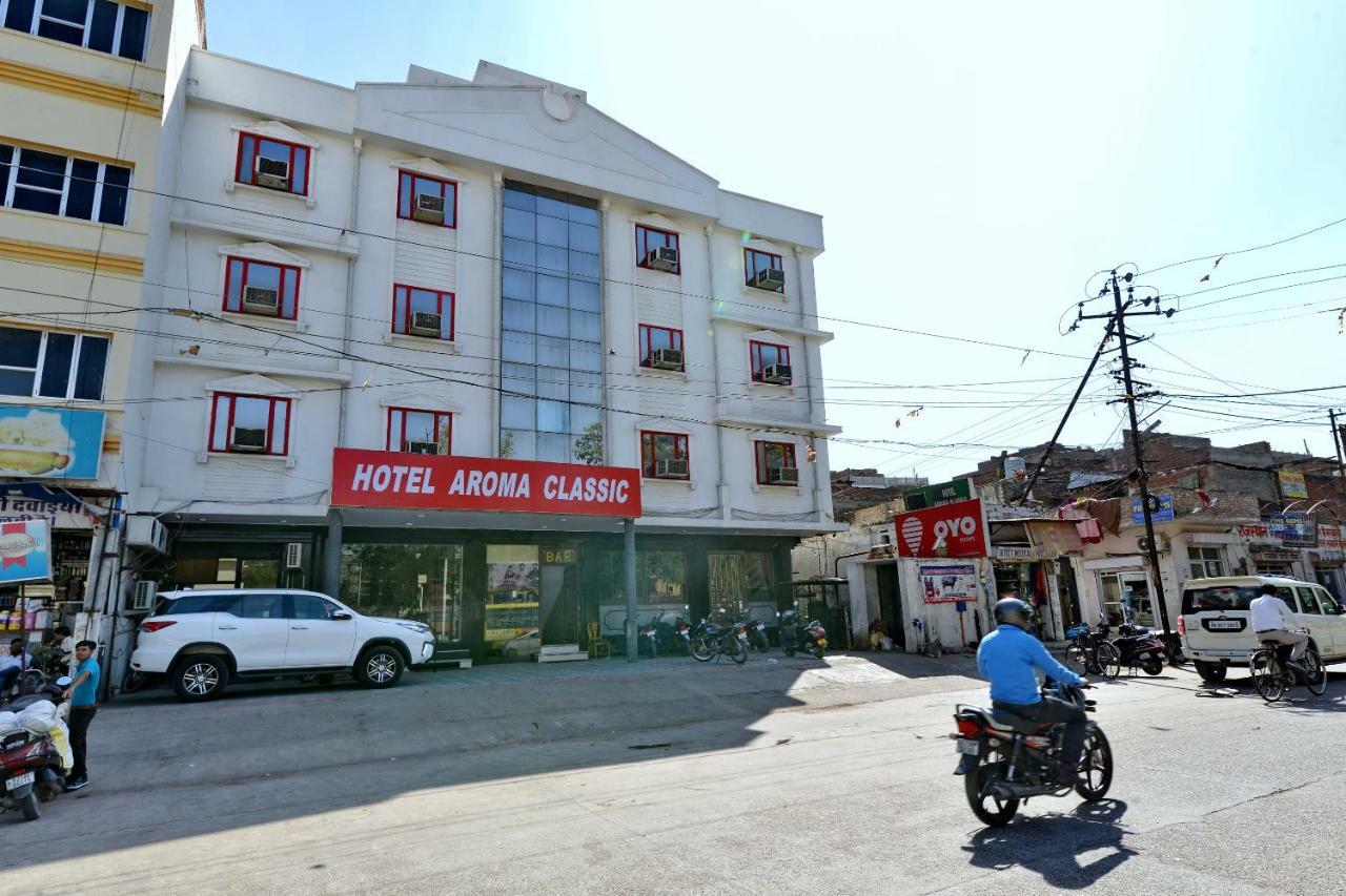 Oyo 1822 Hotel Ambassador Dehradun Luaran gambar